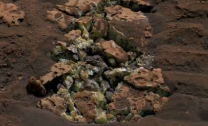 Curiosity Rover Reveals Unexpected Findings Inside Martian Rock