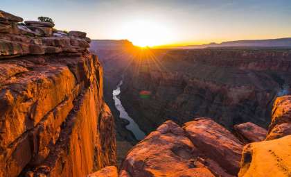Unveiling the Meteor Impact’s Role in Shaping the Grand Canyon’s Ancient Lake