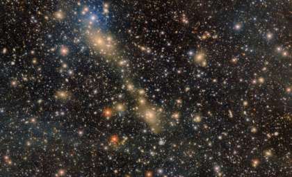 Stellar Bridge Reveals Cosmic Clash Between Two Massive Galaxies in Abell 3667