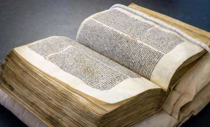 How One Word Cracked a Century-Old Medieval Literature Mystery