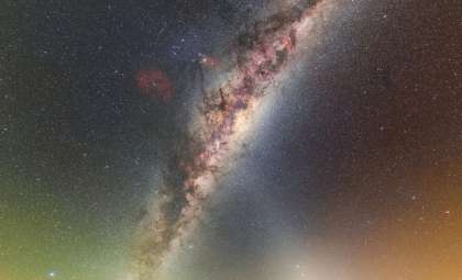 Chile’s Night Sky Reveals Milky Way and Zodiacal Light in a Stunning Capture