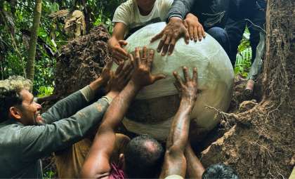 Unveiling Mysterious Prehistoric Spherical Urns in the Amazon Containing Mixed Remains
