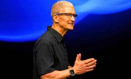 Tech Titans Predict Smartphone Obsolescence, While Apple Remains Cautious