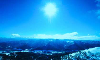 Mystery of the Blue Sun and Prolonged Chill in 1831 Solved by Volcano in Kuril Islands