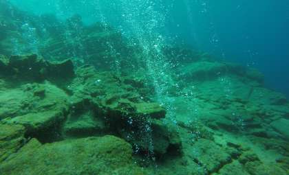 Mysterious Undersea Sand Formations Reveal Unexpected Geological Rift Beneath Earth’s Surface