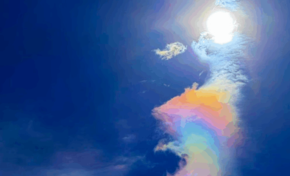 Mesmerizing ‘Rainbow Staircase’ Cloud Event Lights Up Hong Kong Skies