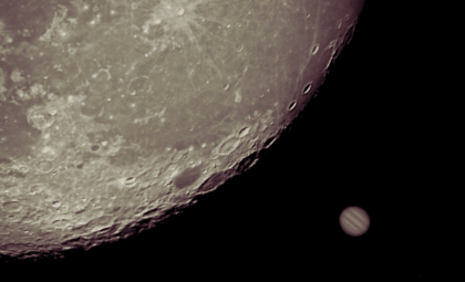 Experience the Stunning Lunar and Jupiter Conjunction This Evening