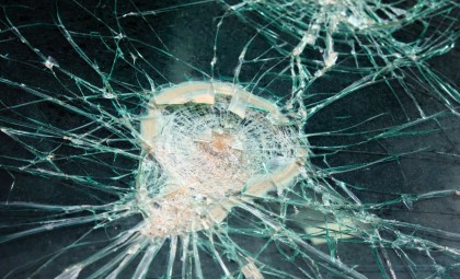 Unexplained Blaze Damages Tesla Windscreen at 100 km/h on Australian Road