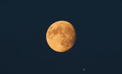 Witness the Stunning Conjunction of Jupiter and the Moon Tonight
