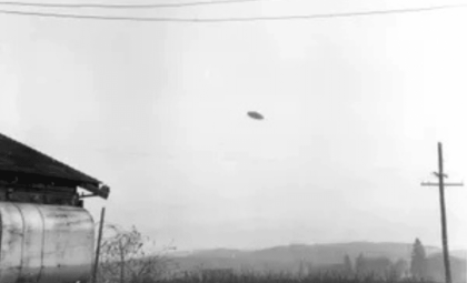 Vintage 1950s Sky Photos Reveal Potential UFO Evidence: A Scientific Perspective