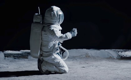 Revolutionary Radiation-Sensitive Clothing Could Protect Moon Explorers and Everyday Wearers