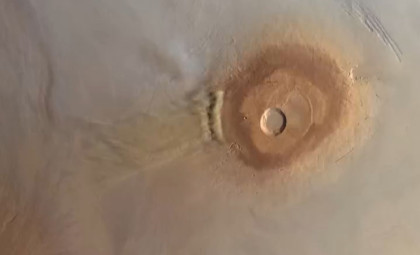 Striking New Images Reveal Mars’ Moon Phobos Over Towering Volcanoes