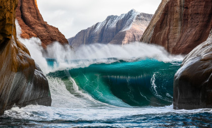 Satellites Reveal Massive 650-Foot Tsunami and Global Seismic Waves from Greenland Landslide