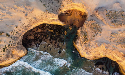 Jurassic Microbial Life Evidenced by Deep-Sea Fossils in Morocco