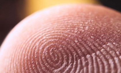 AI Challenges the Long-Standing Assumption of Unique Fingerprints in Forensics