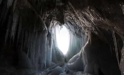 Ancient Ice Cave Bacterium Reveals Over 100 Antibiotic Resistance Genes