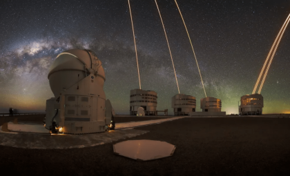 Laser Beams Create ‘Artificial Stars’ Above Chile’s Paranal Observatory, Illuminating the Night Sky