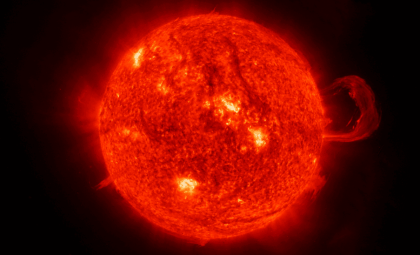 AI-Powered System Forecasts Solar Storms Weeks Ahead to Protect Earth’s Technology