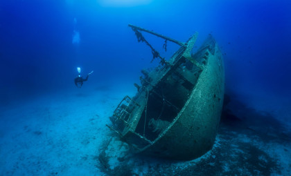 Veteran Diver Discovers the Long-Lost 66-Meter Lac La Belle Shipwreck in Lake Michigan