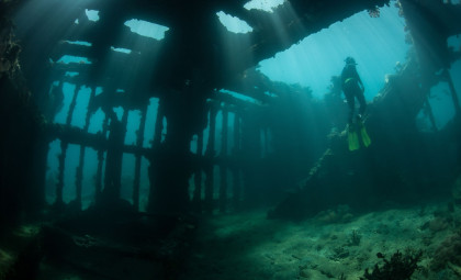 14th-Century Shipwreck Reveals 3.8 Tons of Rare Yuan Dynasty Porcelain near Singapore