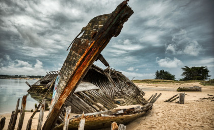 Remarkably Intact 395-Year-Old Dutch Shipwreck Unearthed on English Shore