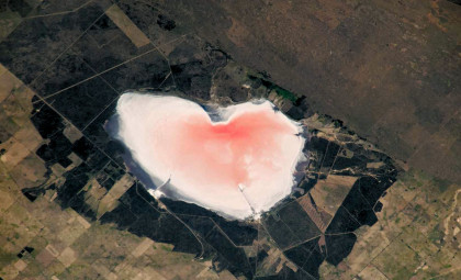 Astronaut Captures Enormous Pink Heart in Argentina—A Stunning Sign of Microbial Survival