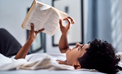 Early Reading in Youth Spurs Unique Brain Development Beyond Traditional Education