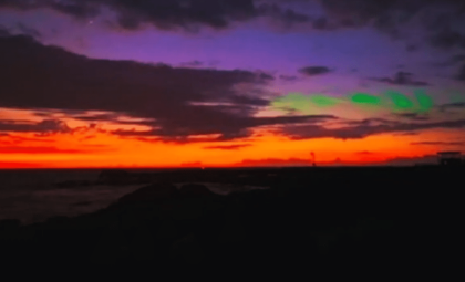 Unexplained Green Light Bands Over Hawaii Linked to Atmospheric Glow