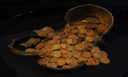 Century-Old Cache of 409 Gold Coins Discovered Beneath Ruins in Torzhok, Russia
