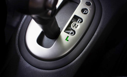 Understanding the 'L' Gear on Automatic Transmissions and When to Engage It