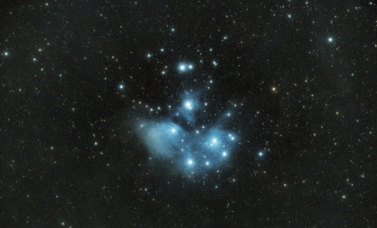 Astronomers Detect Enormous 3.3-Million-Light-Year Radio Halo in a Surprisingly Tranquil Galaxy Cluster