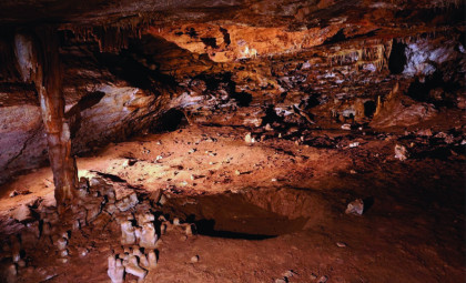 175,000-Year-Old Knee Impression Discovered in French Cave May Belong to Neanderthal