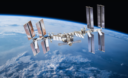 SpaceX Dragon Provides Refuge for Astronauts Amid ISS Air Leak Scare