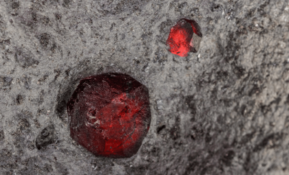 Researchers Uncover Rare Garnet Mineral Inside Martian Meteorite