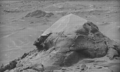 Curiosity Rover Explores Intriguing Layered Rock Formations on Mars’ Mount Sharp