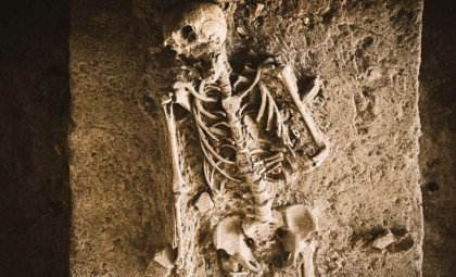 University Students Discover Viking-Age Mass Burial Featuring a Giant Skeleton