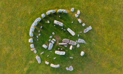 Hidden 5,000-Year-Old Timber Monument Near Stonehenge Reveals Ancient Solar Alignments