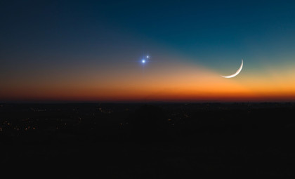 Catch Venus Near Regulus and a Crescent Moon in July’s Twilight Sky